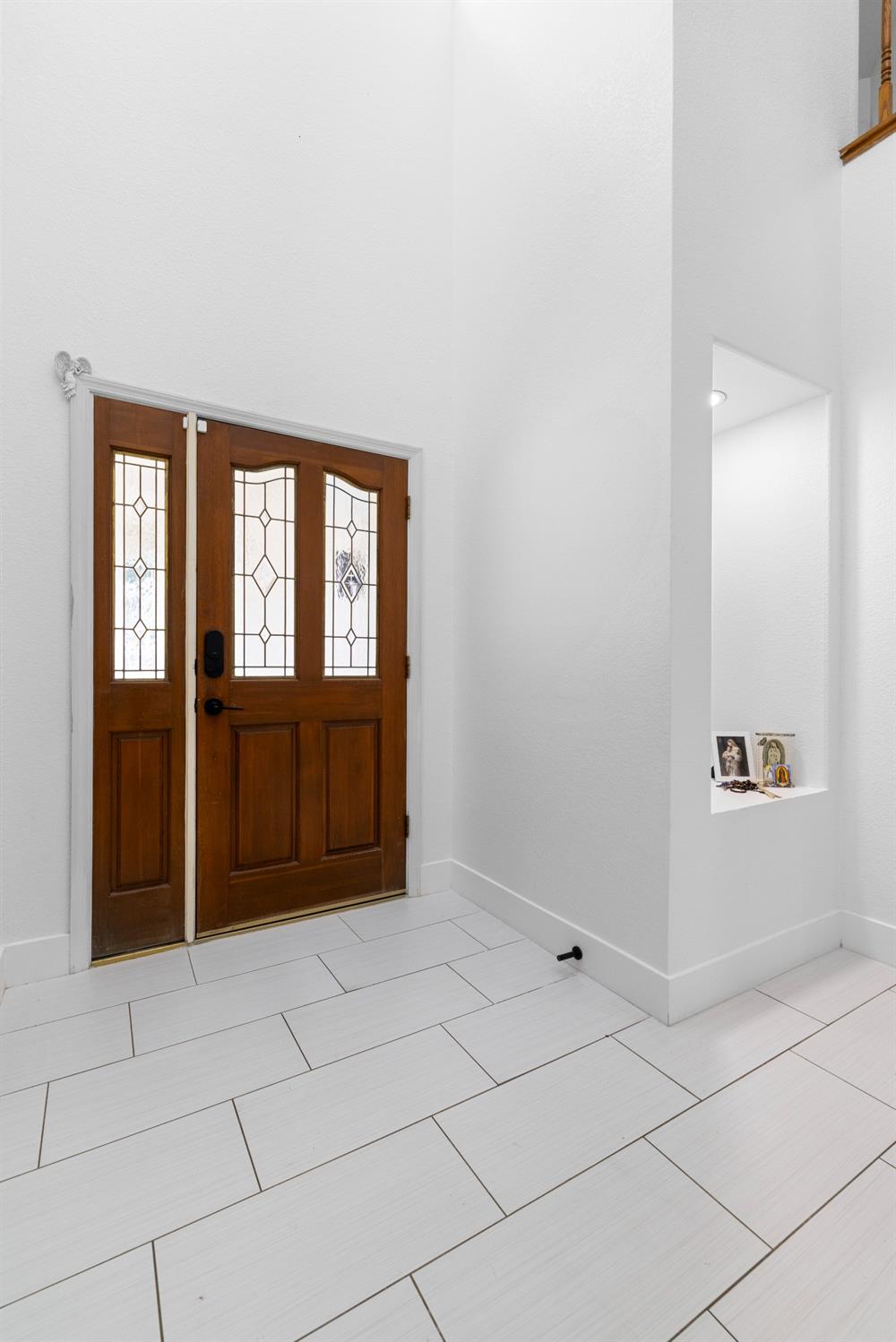 Detail Gallery Image 2 of 22 For 5651 Blackrock Rd, Rocklin,  CA 95765 - 5 Beds | 3 Baths