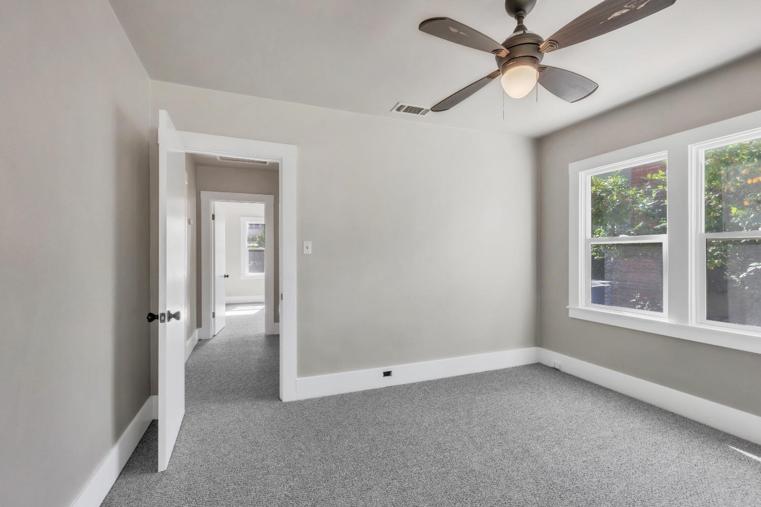 Detail Gallery Image 11 of 42 For 2172 Oakmont St, Sacramento,  CA 95815 - 2 Beds | 1 Baths