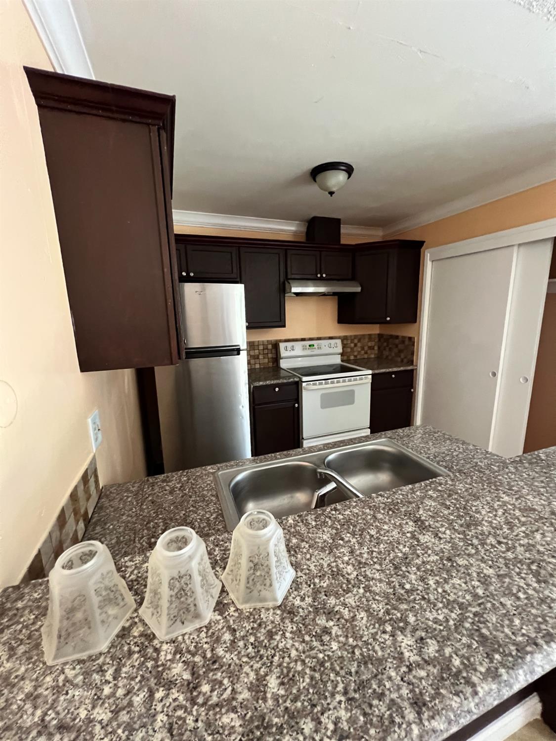 Detail Gallery Image 4 of 11 For 2923 Monte Diablo Ave #1,  Stockton,  CA 95203 - 2 Beds | 1 Baths
