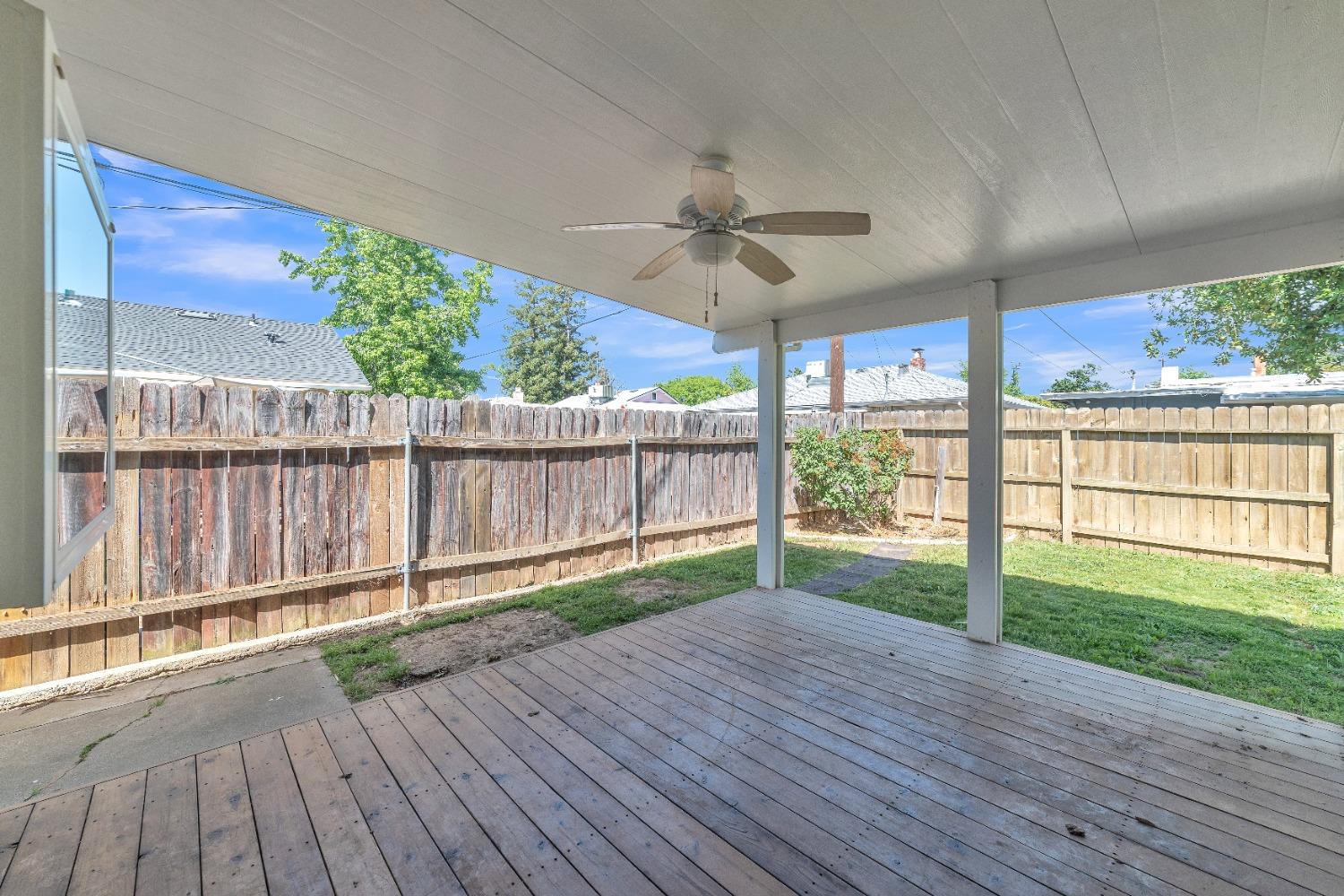 Detail Gallery Image 24 of 25 For 2124 Byron Rd, Sacramento,  CA 95825 - 2 Beds | 1 Baths