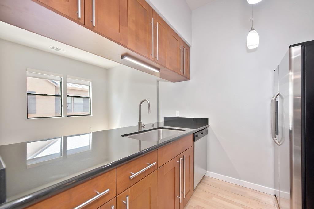 Detail Gallery Image 16 of 22 For 2117 S St #208,  Sacramento,  CA 95816 - 1 Beds | 1 Baths