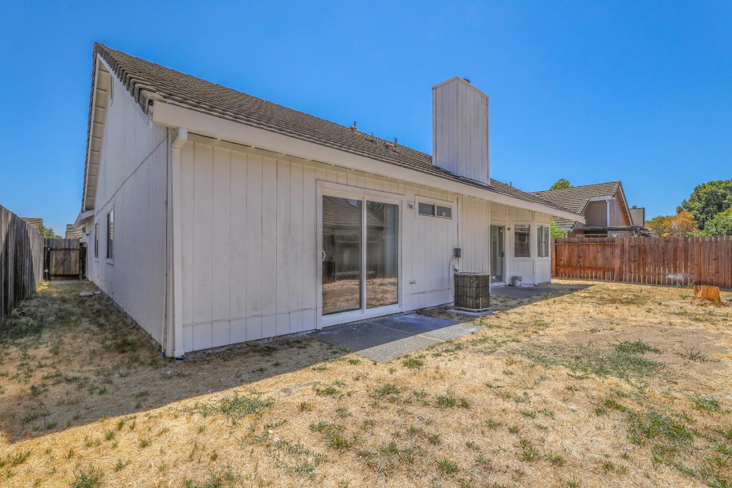 Detail Gallery Image 27 of 29 For 8004 Parkgate Way, Sacramento,  CA 95828 - 4 Beds | 2 Baths