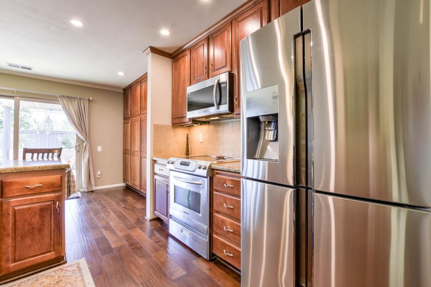 Detail Gallery Image 17 of 48 For 4904 Olive Oak Way, Carmichael,  CA 95608 - 4 Beds | 2 Baths