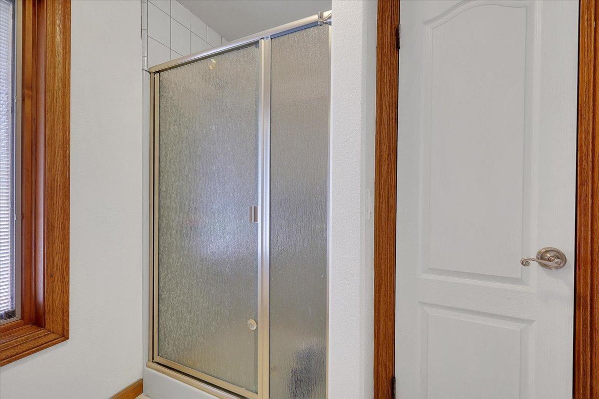 Detail Gallery Image 17 of 99 For 1721 Starr St, Yuba City,  CA 95993 - 5 Beds | 3 Baths