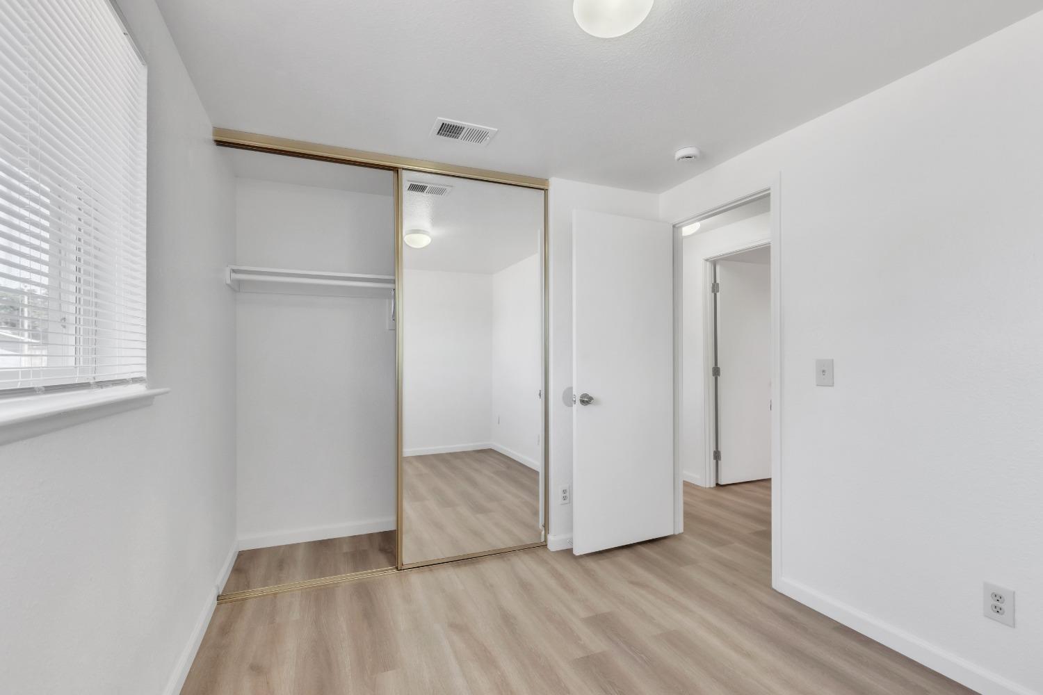 Detail Gallery Image 15 of 20 For 4355 Pow Way, Sacramento,  CA 95820 - 3 Beds | 2 Baths