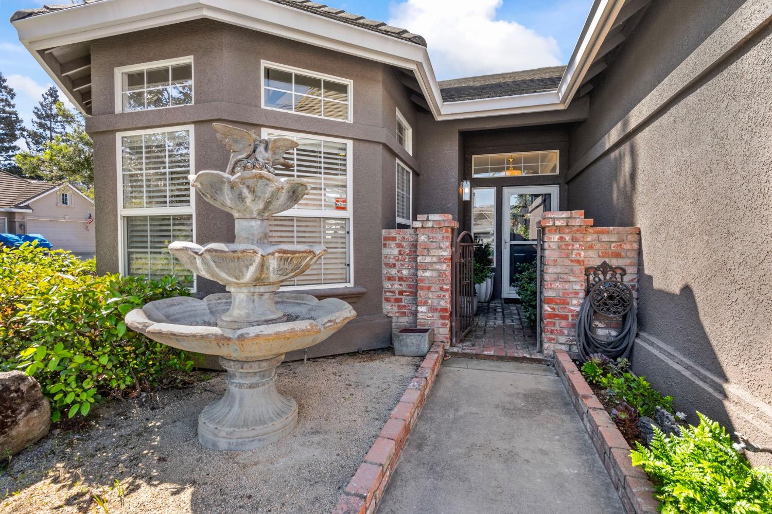 Detail Gallery Image 5 of 49 For 2920 Heritage Oak Way, Lodi,  CA 95242 - 3 Beds | 2 Baths