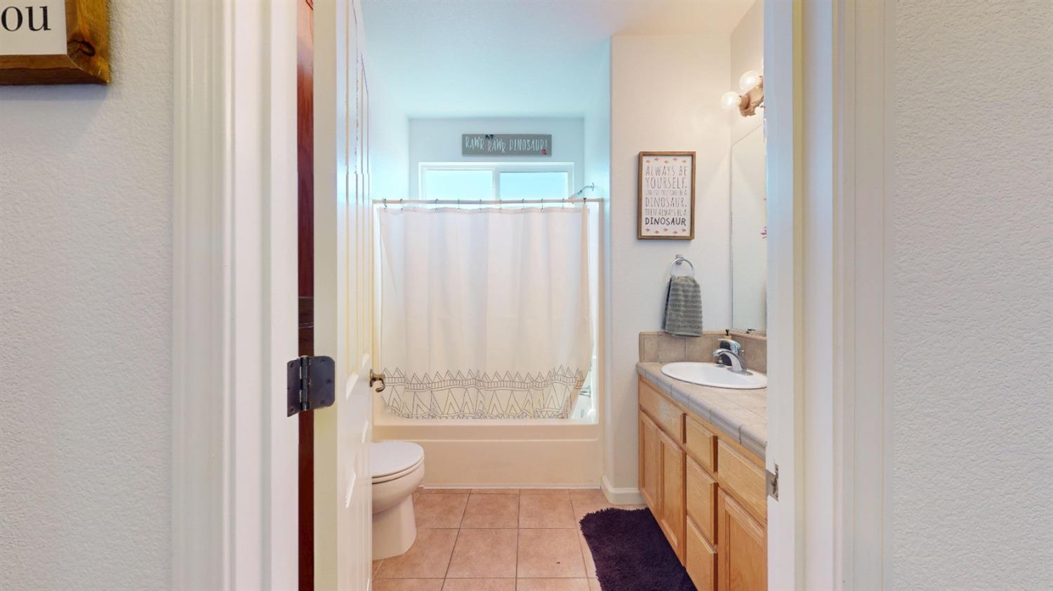 Detail Gallery Image 11 of 32 For 2900 Marazan St, Denair,  CA 95316 - 4 Beds | 3 Baths