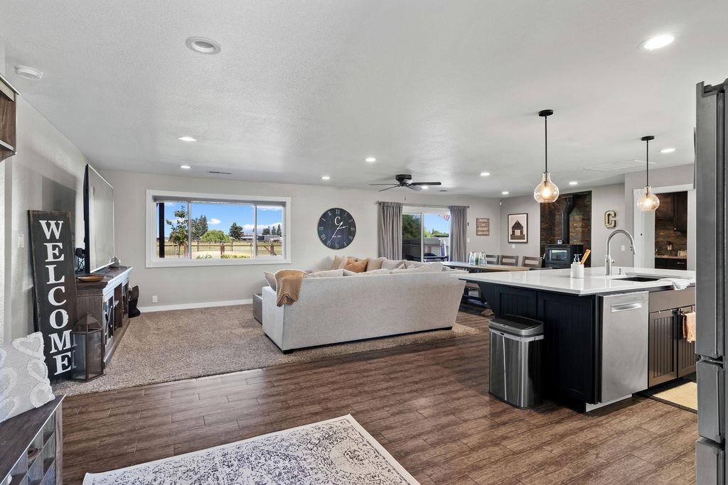 Detail Gallery Image 7 of 50 For 312 Pennsylvania Rd, Modesto,  CA 95357 - 3 Beds | 2/1 Baths