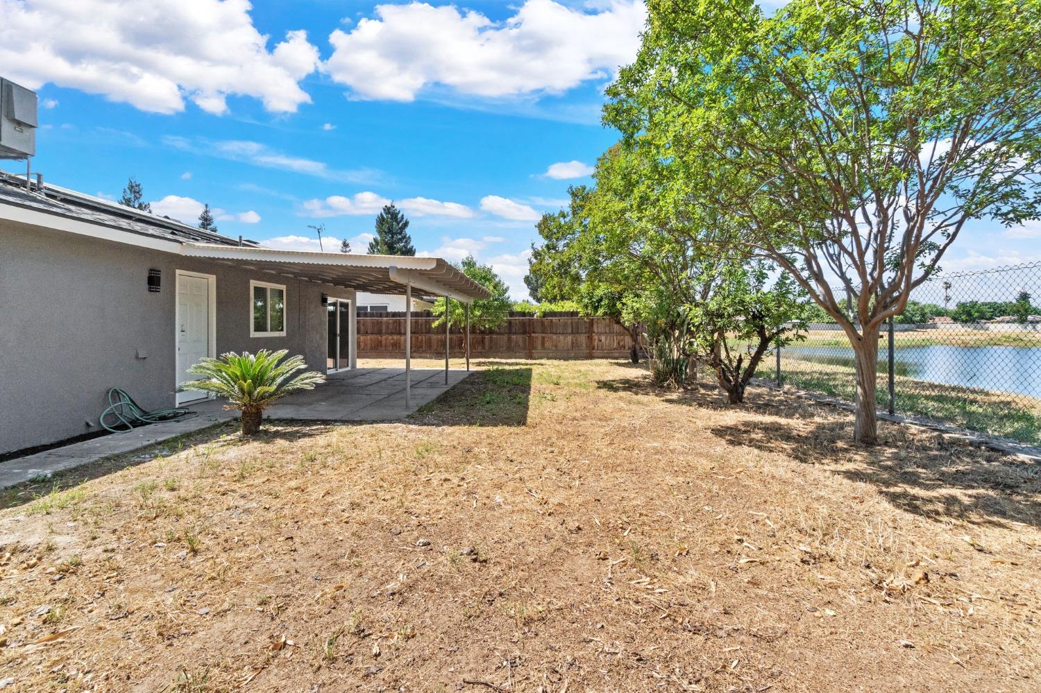 Detail Gallery Image 25 of 25 For 1704 E Los Altos Ave, Fresno,  CA 93710 - 3 Beds | 2 Baths
