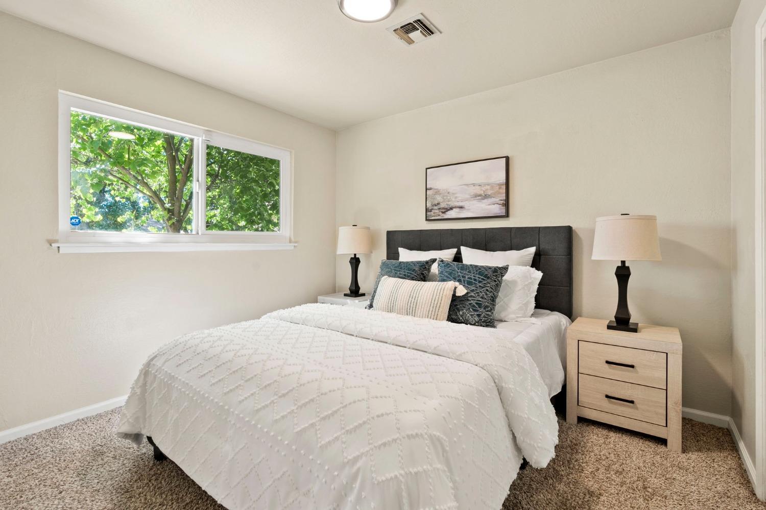 Detail Gallery Image 14 of 33 For 2732 Northglen St, Sacramento,  CA 95833 - 3 Beds | 2 Baths