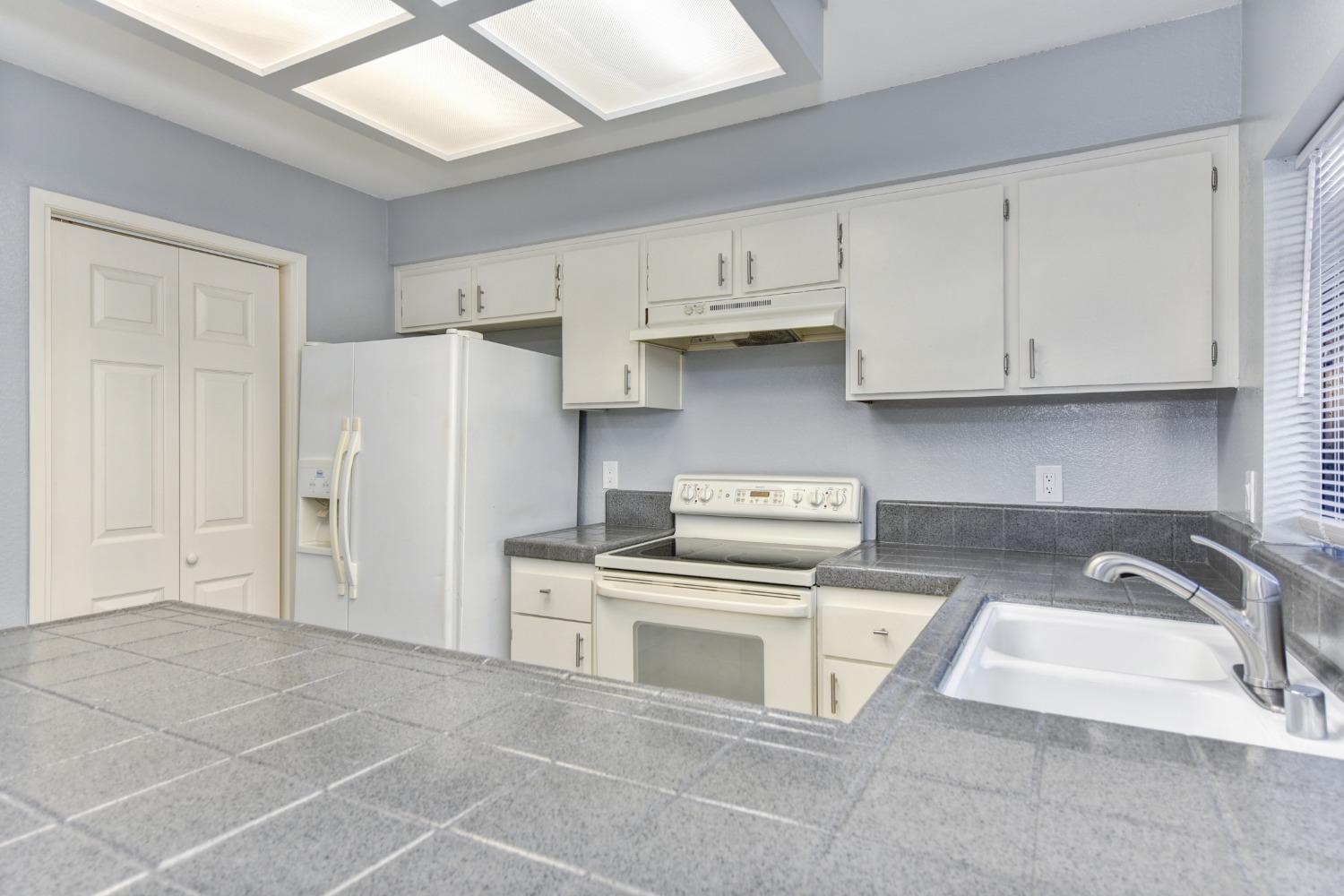 Photo #14: 225058589 Listing: Photo #14