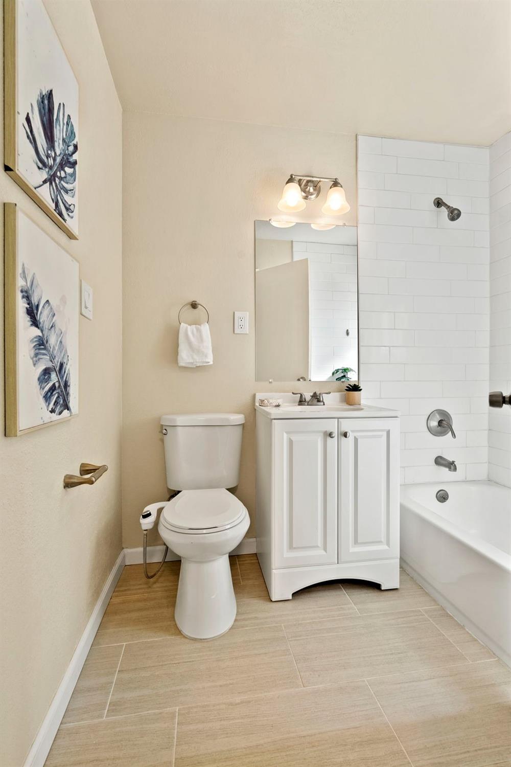 Detail Gallery Image 16 of 33 For 2732 Northglen St, Sacramento,  CA 95833 - 3 Beds | 2 Baths