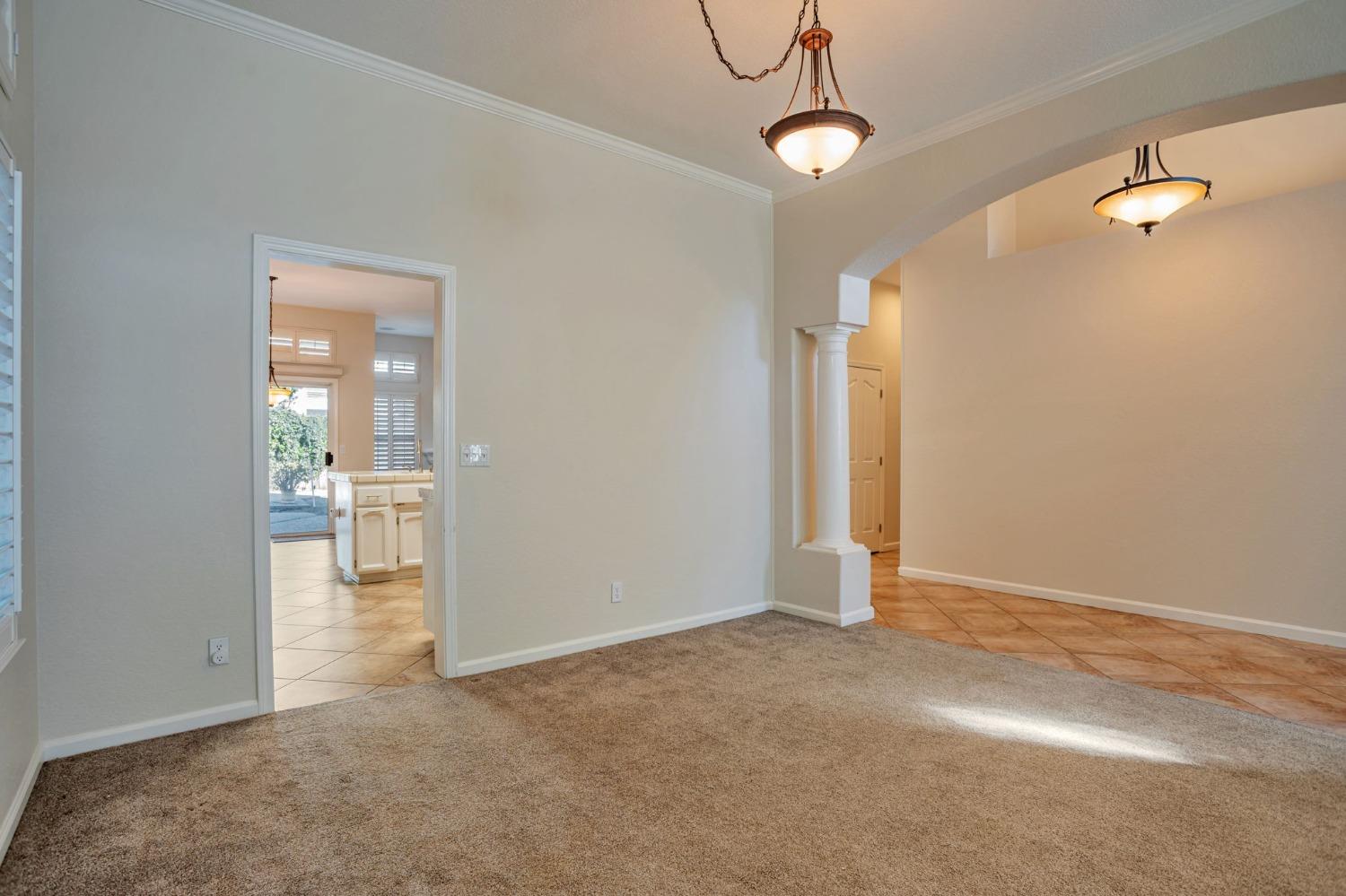 Detail Gallery Image 11 of 47 For 9034 Acorn Ridge Cir, Elk Grove,  CA 95758 - 4 Beds | 2 Baths