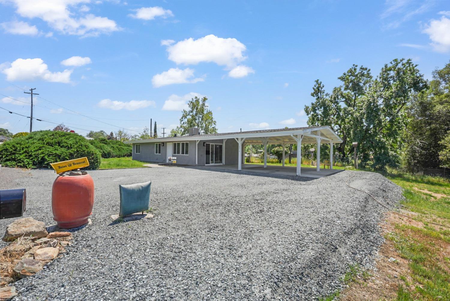 Detail Gallery Image 3 of 31 For 16310 Jacksonville Rd, Jamestown,  CA 95327 - 3 Beds | 1 Baths