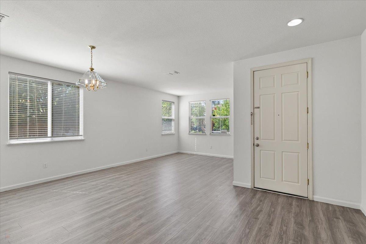 Detail Gallery Image 8 of 53 For 1454 Longhorn Dr, Patterson,  CA 95363 - 5 Beds | 3 Baths
