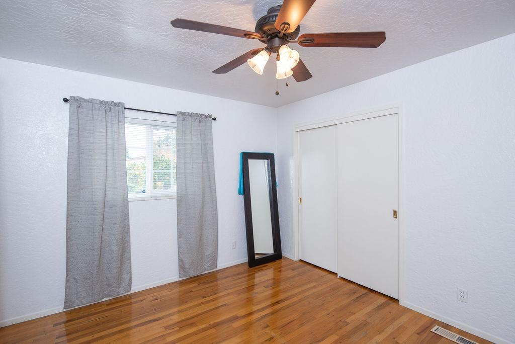 Detail Gallery Image 21 of 28 For 871 E D St, Oakdale,  CA 95361 - 3 Beds | 2 Baths