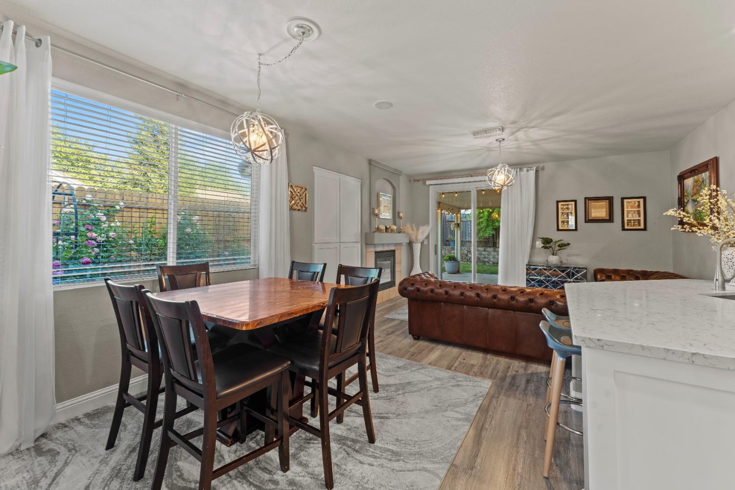 Detail Gallery Image 8 of 31 For 5844 Blue Beech Ct, Antelope,  CA 95843 - 4 Beds | 2 Baths