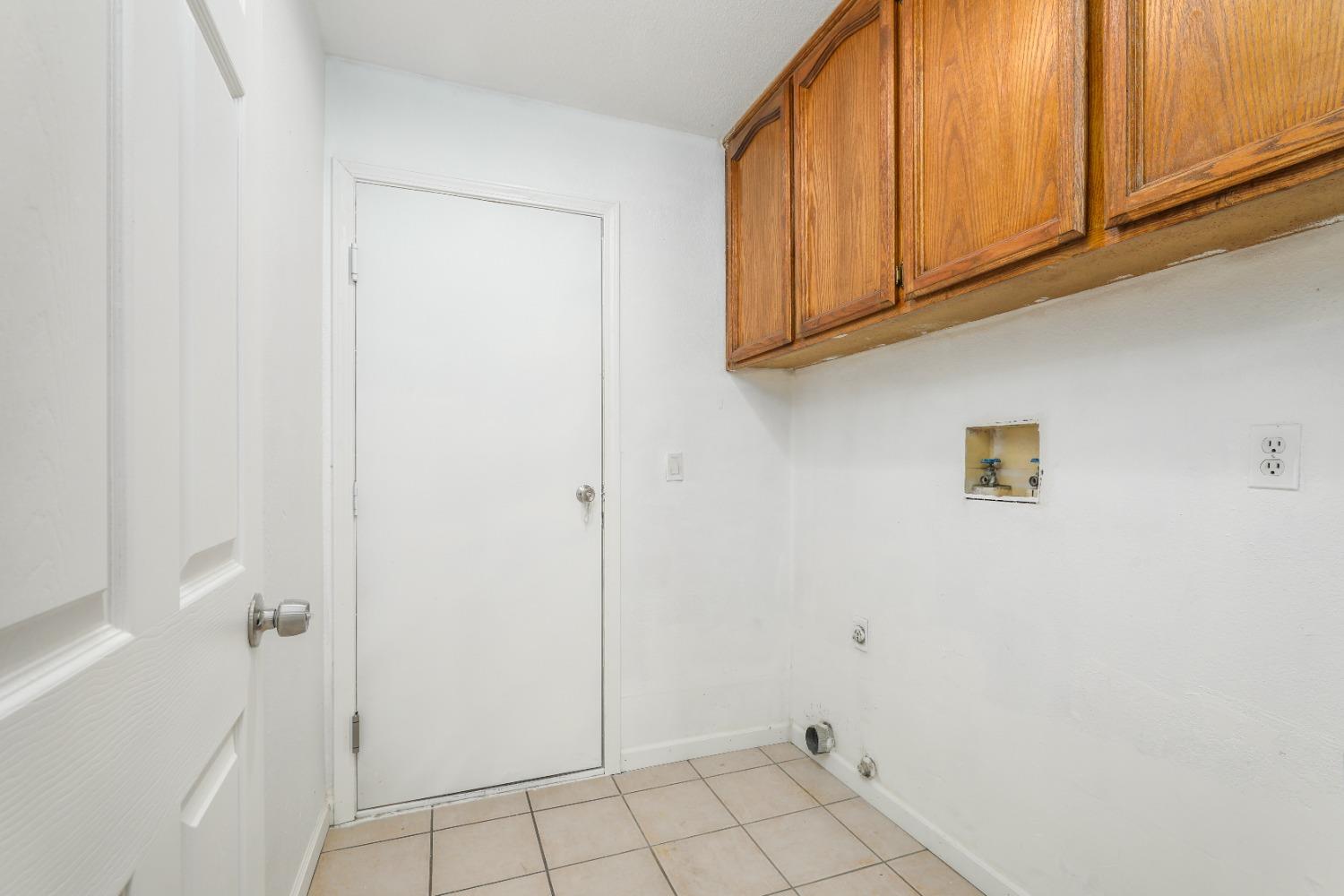 Detail Gallery Image 24 of 29 For 8004 Parkgate Way, Sacramento,  CA 95828 - 4 Beds | 2 Baths