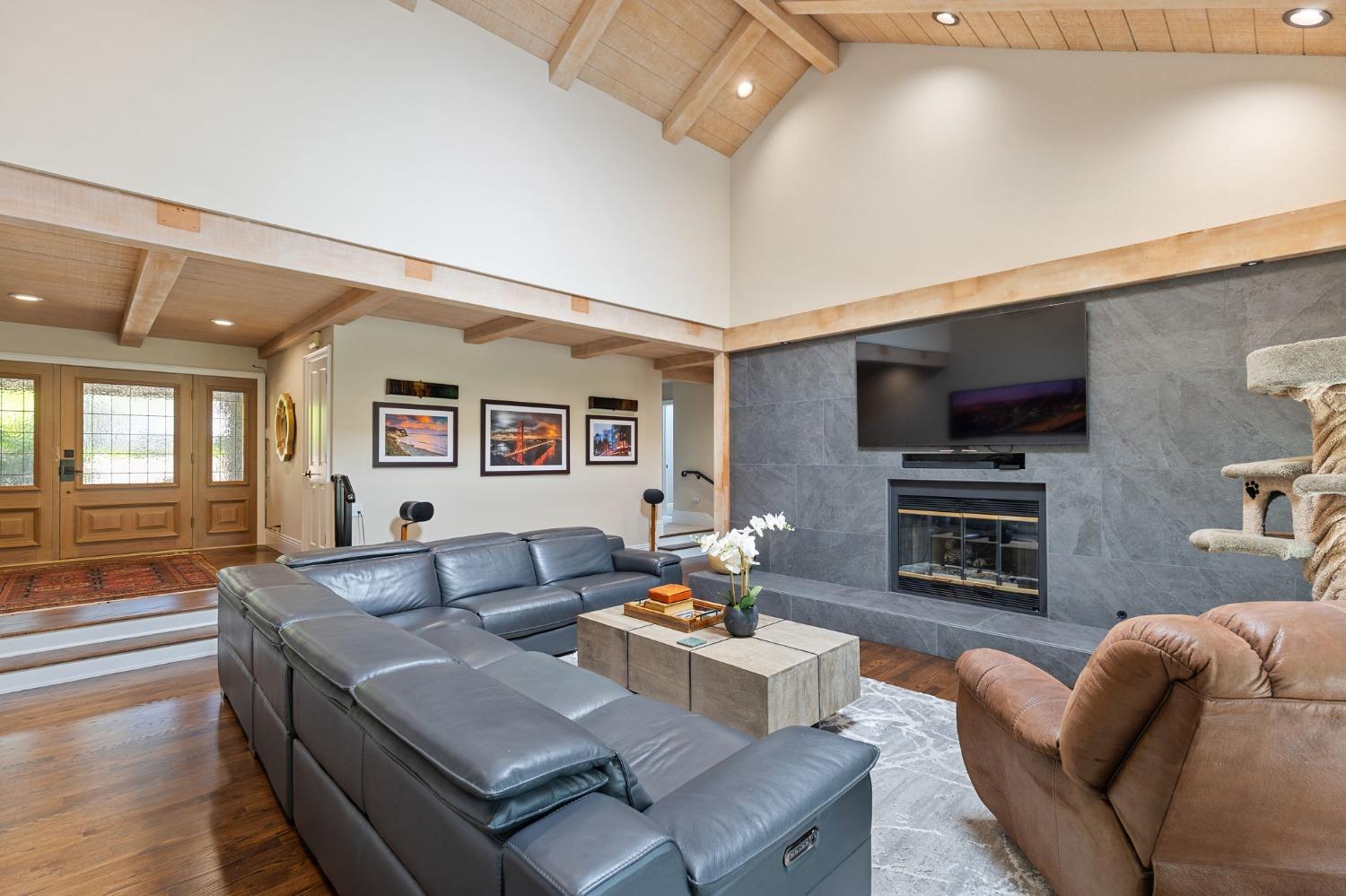 Detail Gallery Image 33 of 68 For 7634 Pineridge Ln, Fair Oaks,  CA 95628 - 3 Beds | 2 Baths