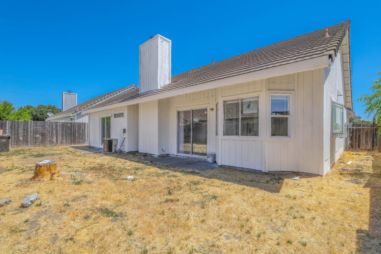 Detail Gallery Image 25 of 29 For 8004 Parkgate Way, Sacramento,  CA 95828 - 4 Beds | 2 Baths