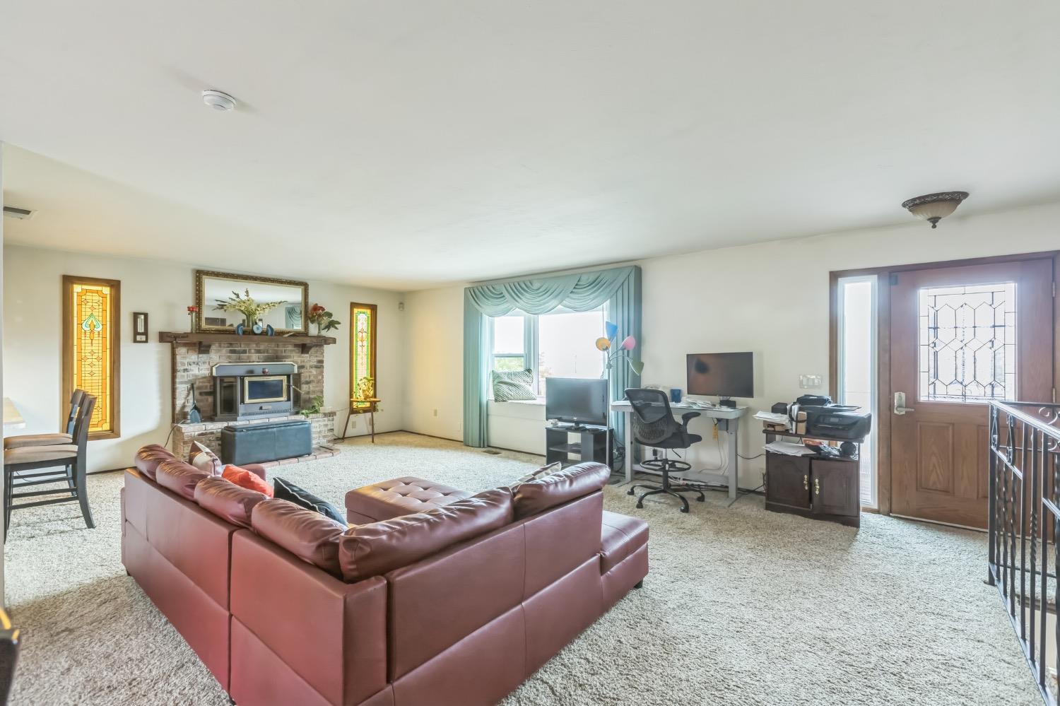 Detail Gallery Image 11 of 52 For 5416 Royal Oaks Dr, Oroville,  CA 95966 - 3 Beds | 2/1 Baths