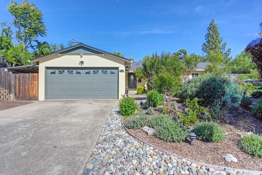 Detail Gallery Image 1 of 31 For 5349 Mcmillan Dr, Fair Oaks,  CA 95628 - 3 Beds | 2 Baths