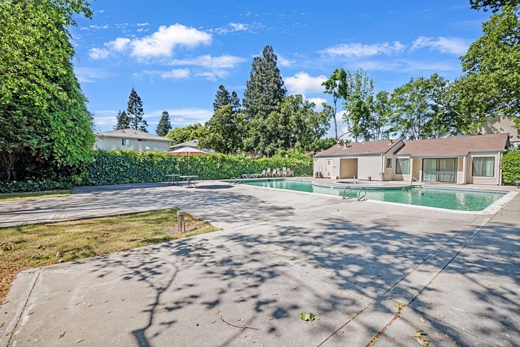 Hurley Way #68, Sacramento, California image 25