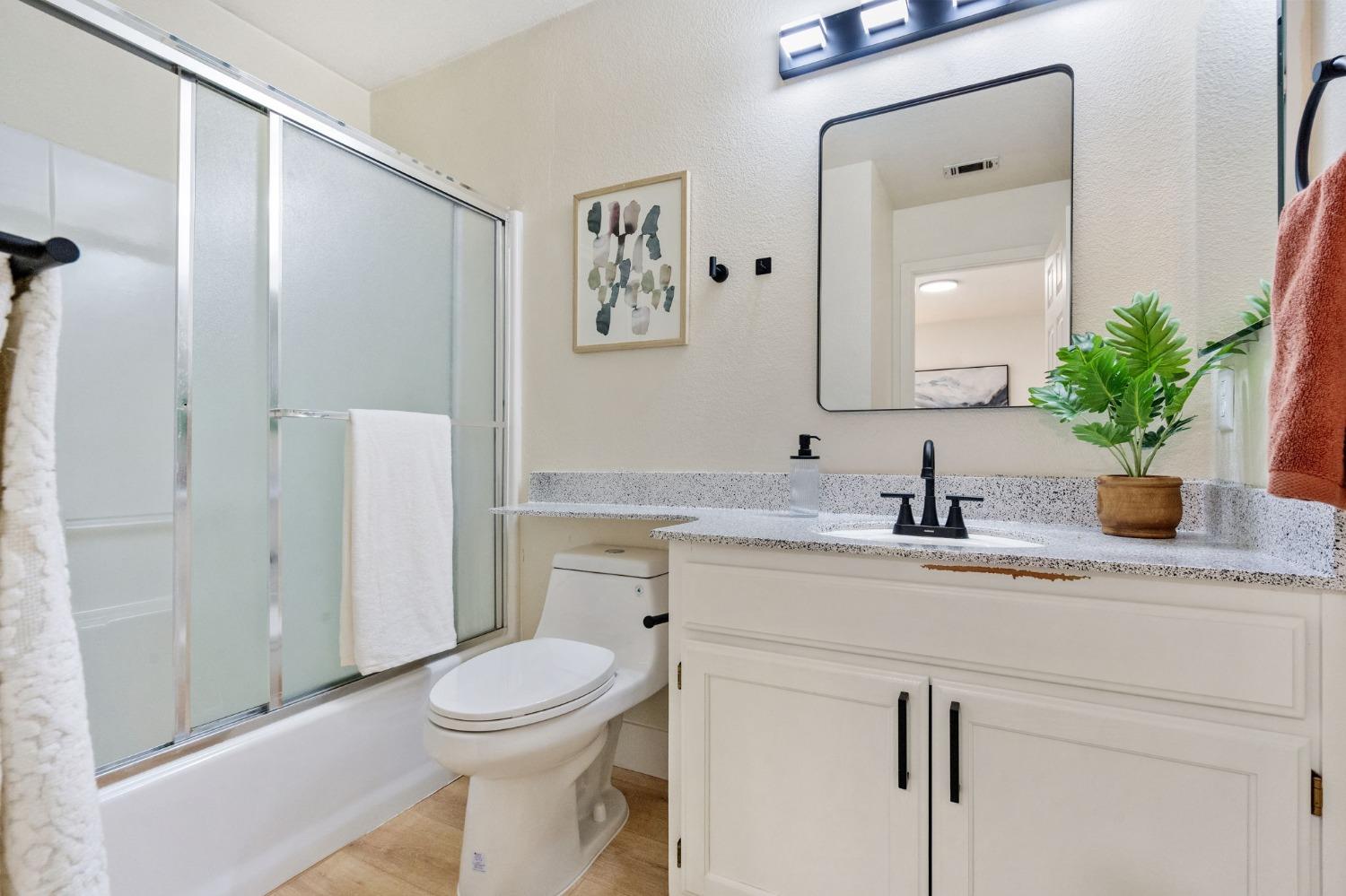 Detail Gallery Image 20 of 25 For 6872 Calvine Rd, Sacramento,  CA 95823 - 3 Beds | 2/1 Baths