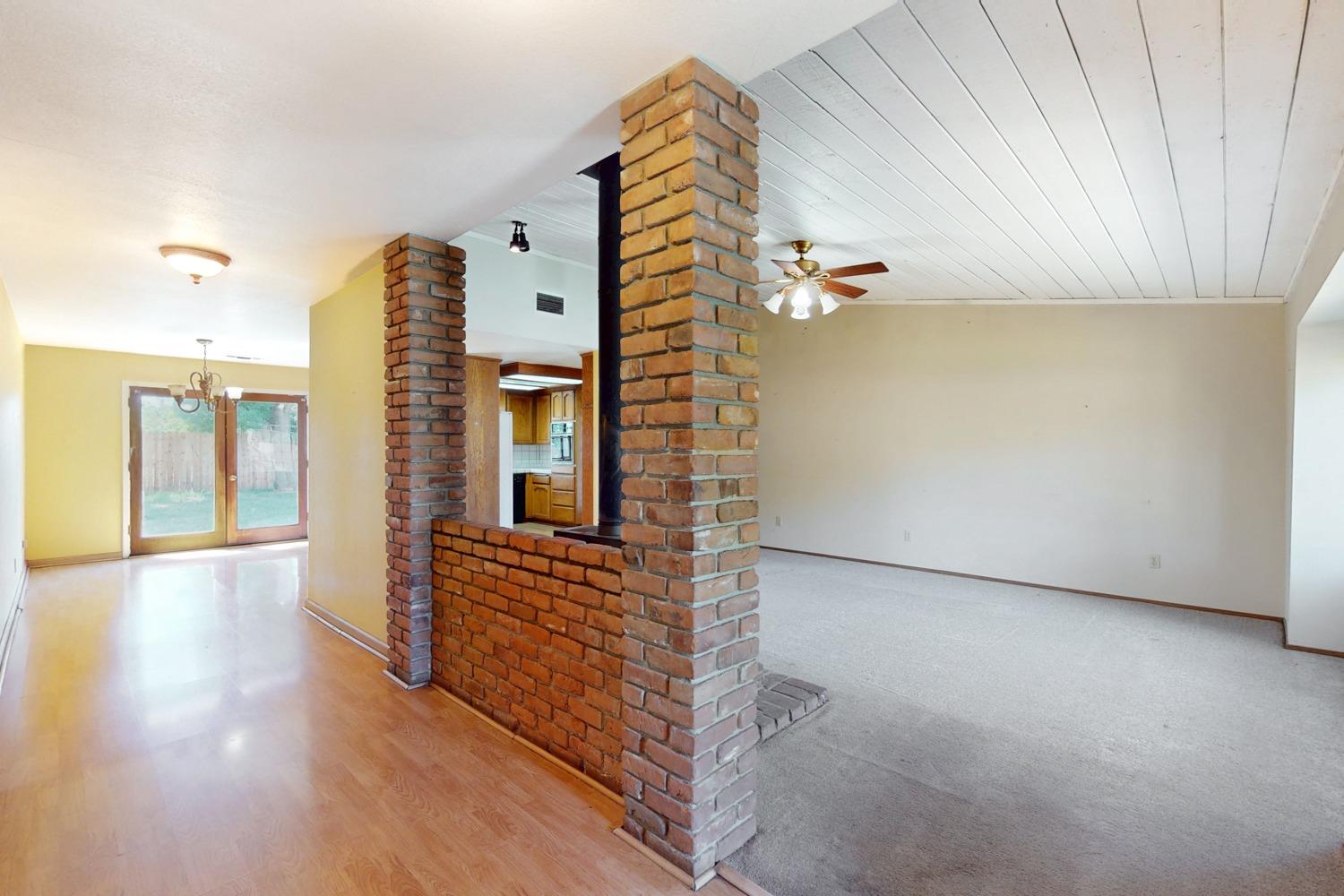 Detail Gallery Image 7 of 37 For 338 Rose Ln, Yuba City,  CA 95993 - 3 Beds | 2 Baths