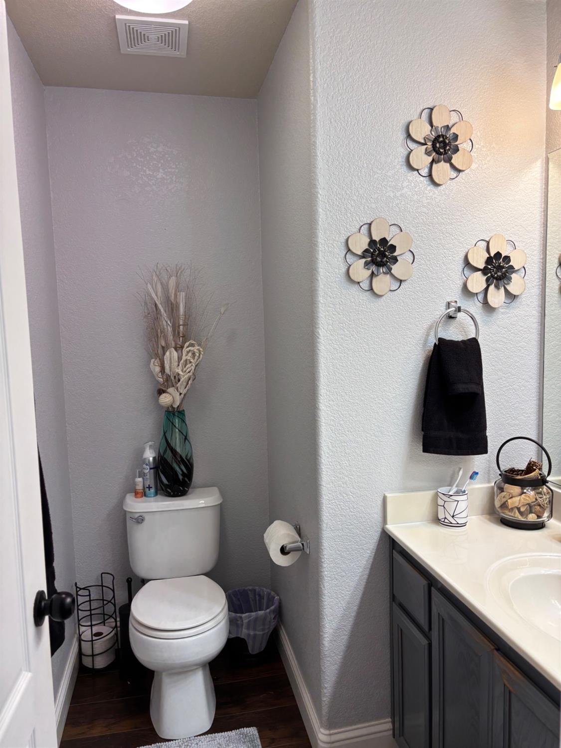 Detail Gallery Image 10 of 30 For 1617 Heath Way, Ceres,  CA 95307 - 4 Beds | 2/1 Baths