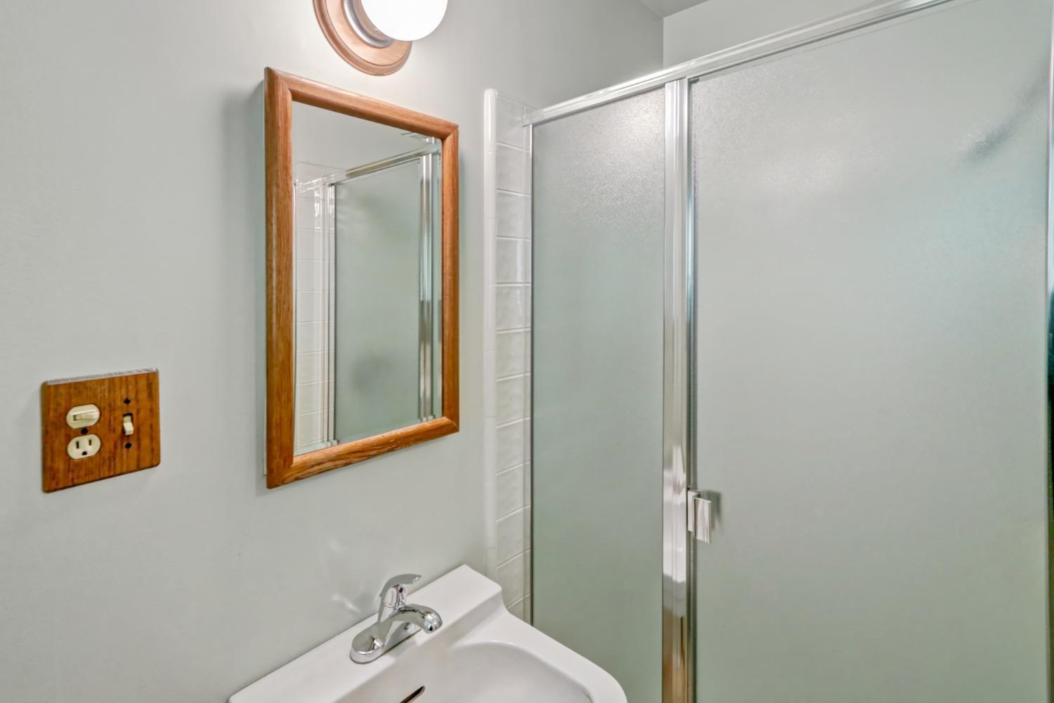 Detail Gallery Image 16 of 27 For 4767 Bowerwood Dr, Carmichael,  CA 95608 - 3 Beds | 2 Baths