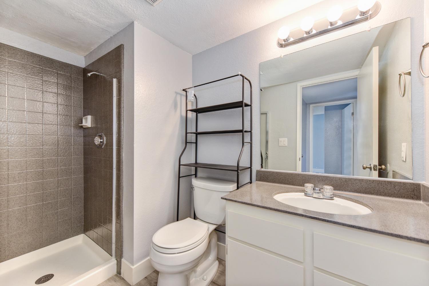 Photo #12: 225058589 Listing: Photo #12