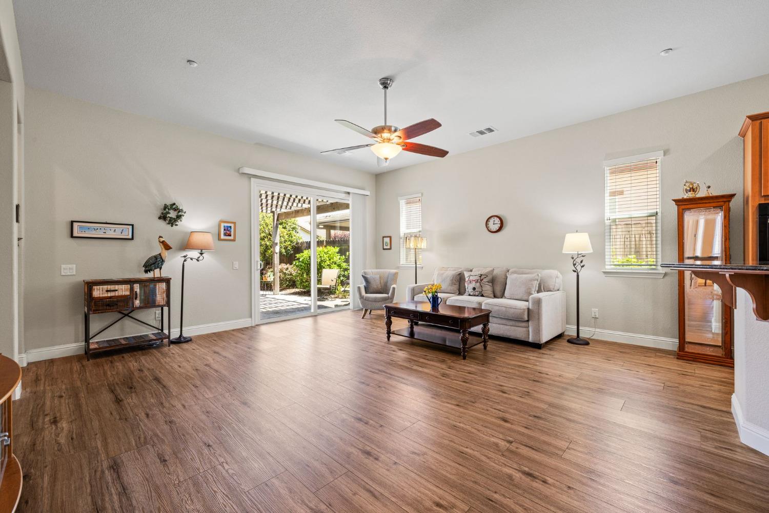 Detail Gallery Image 17 of 54 For 2081 Abby Gate Dr, Roseville,  CA 95747 - 3 Beds | 2 Baths
