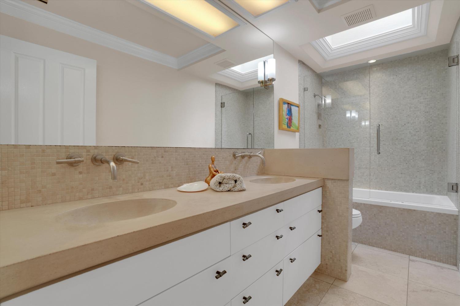 Detail Gallery Image 16 of 52 For 1900 Simon Dr, Turlock,  CA 95382 - 4 Beds | 2/1 Baths