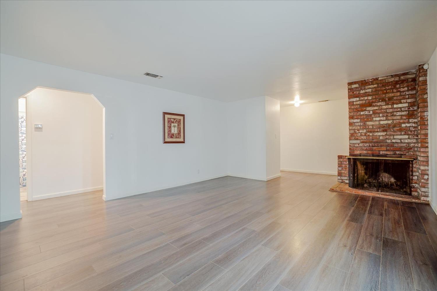 Detail Gallery Image 7 of 26 For 8745 Baxter Way, Orangevale,  CA 95662 - 3 Beds | 2 Baths