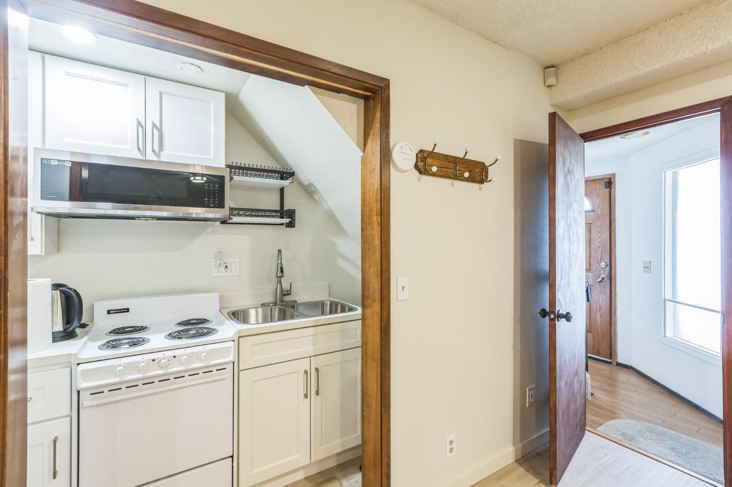 Detail Gallery Image 20 of 52 For 5416 Royal Oaks Dr, Oroville,  CA 95966 - 3 Beds | 2/1 Baths