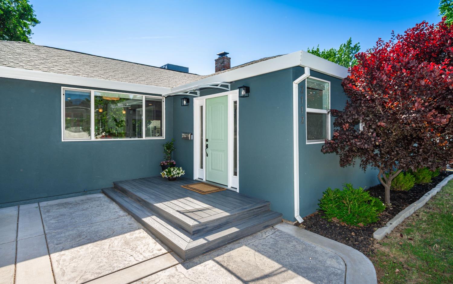 Detail Gallery Image 3 of 57 For 2112 Lorenzo Ln, Sacramento,  CA 95864 - 4 Beds | 2 Baths
