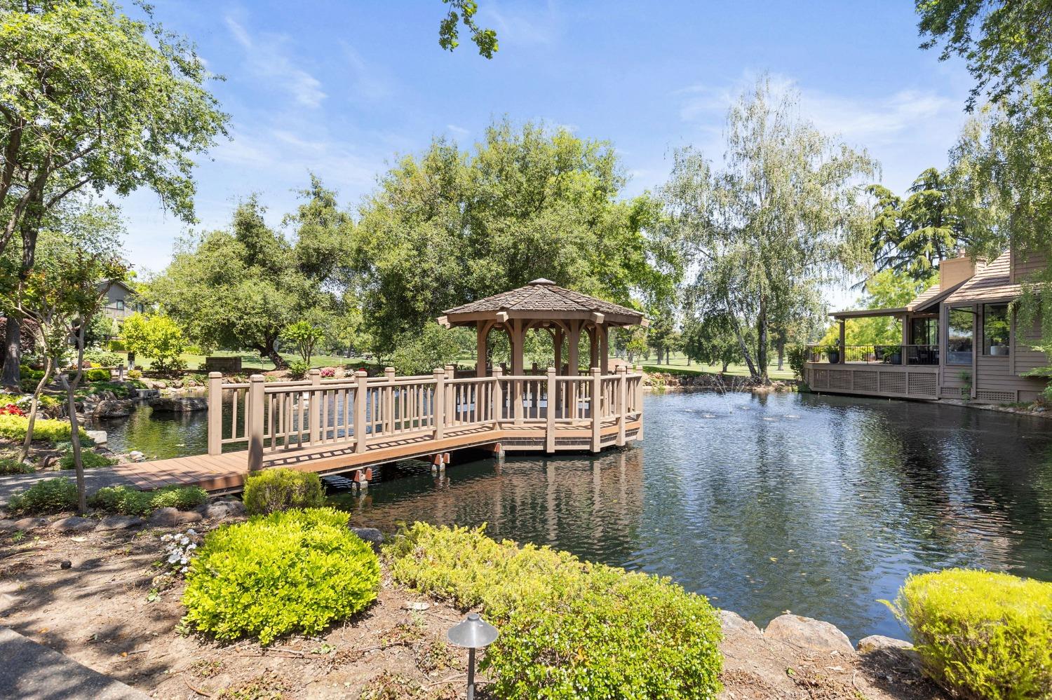 Detail Gallery Image 2 of 68 For 7634 Pineridge Ln, Fair Oaks,  CA 95628 - 3 Beds | 2 Baths