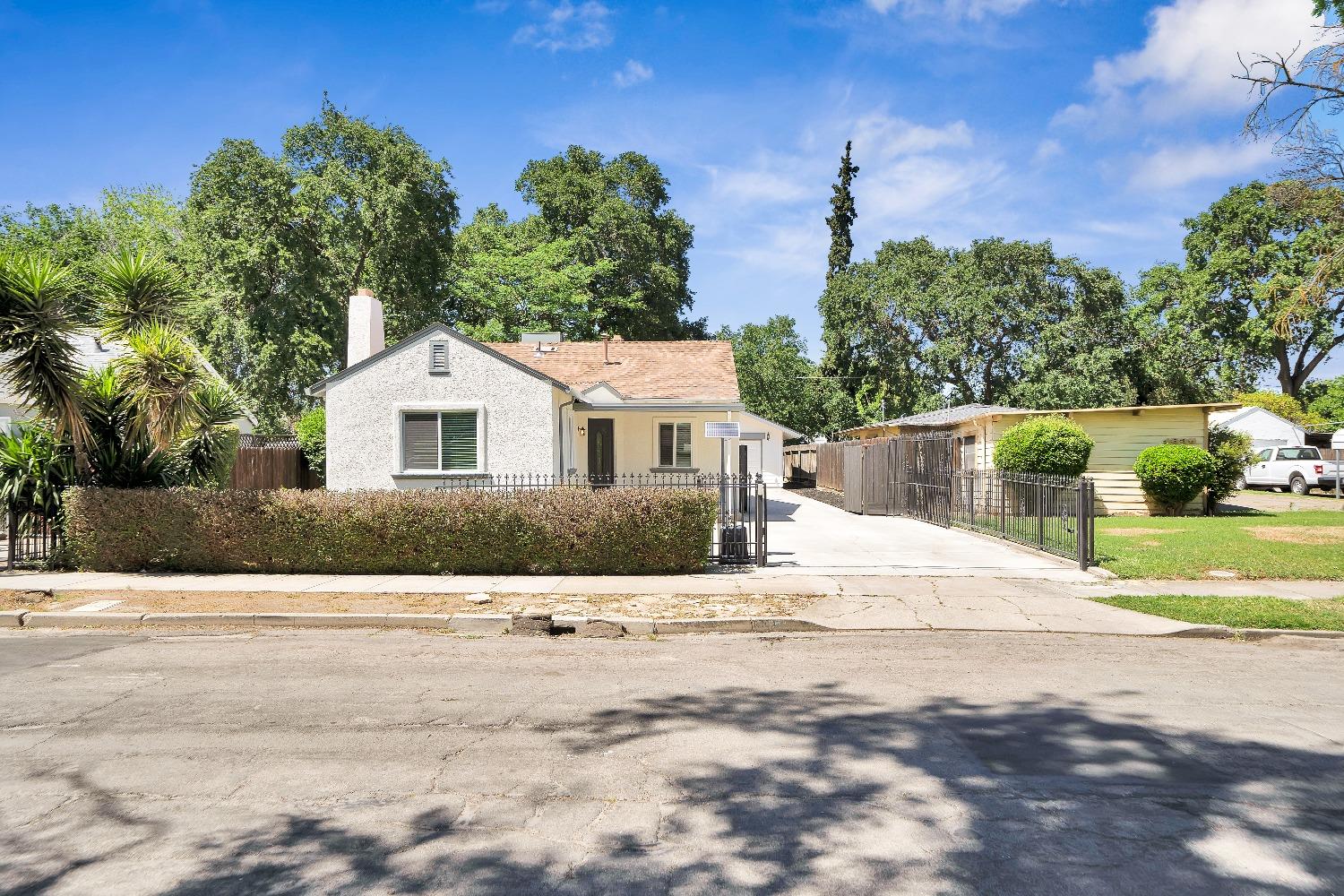 Lucerne Avenue, Stockton, California image 3