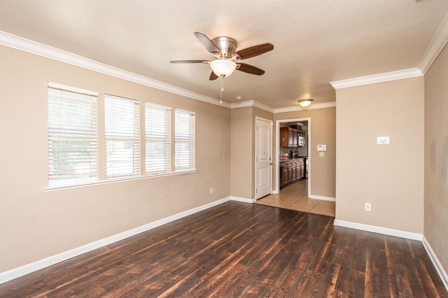 Detail Gallery Image 11 of 32 For 7042 Van Maren Ln, Citrus Heights,  CA 95621 - 3 Beds | 1/1 Baths