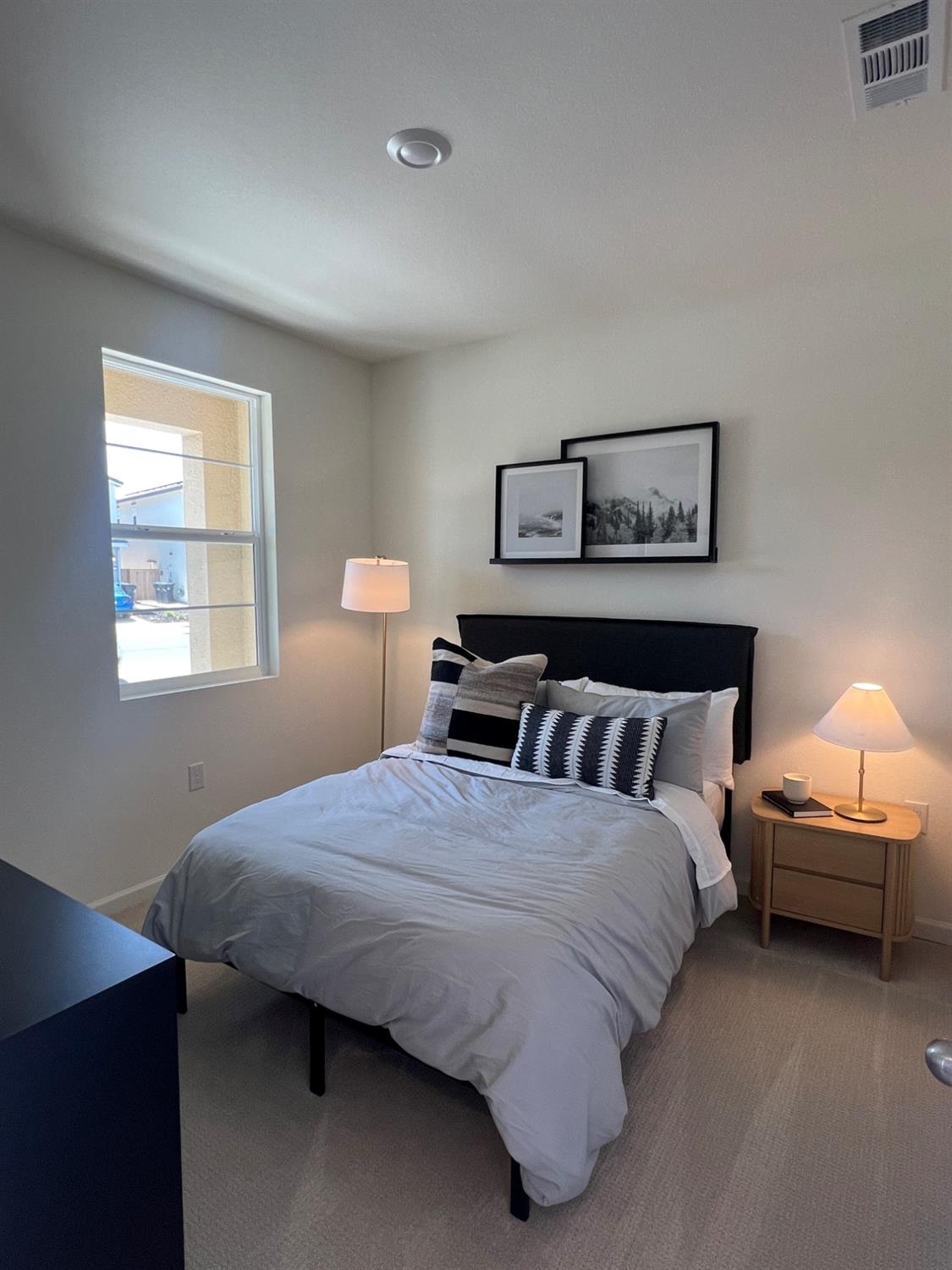 Detail Gallery Image 6 of 11 For 531 Rosedale Way, Lathrop,  CA 95330 - 4 Beds | 3 Baths