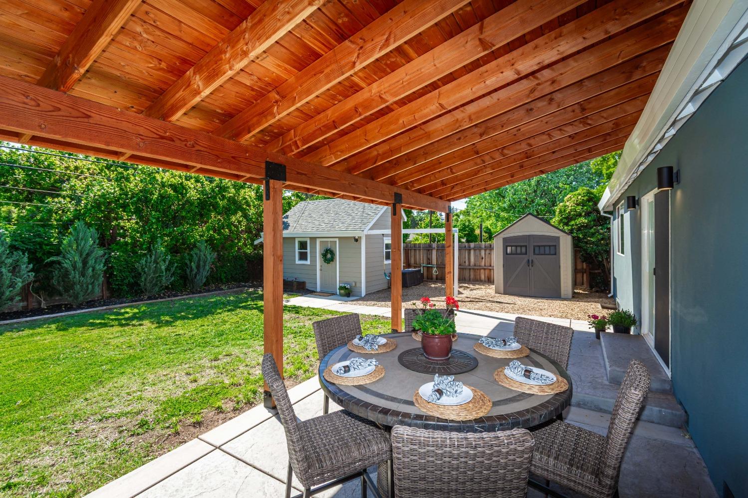 Detail Gallery Image 33 of 57 For 2112 Lorenzo Ln, Sacramento,  CA 95864 - 4 Beds | 2 Baths