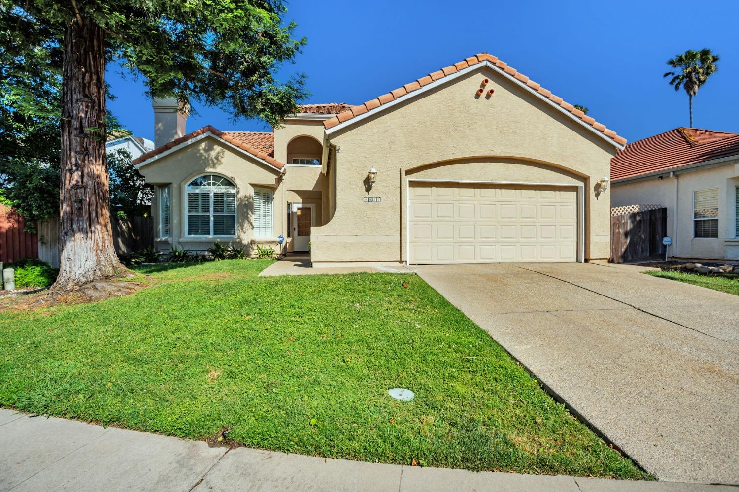 Detail Gallery Image 1 of 47 For 9034 Acorn Ridge Cir, Elk Grove,  CA 95758 - 4 Beds | 2 Baths
