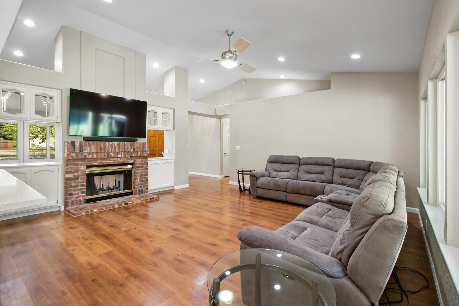 Detail Gallery Image 13 of 76 For 8348 Polo Crosse Ave, Sacramento,  CA 95829 - 5 Beds | 4 Baths