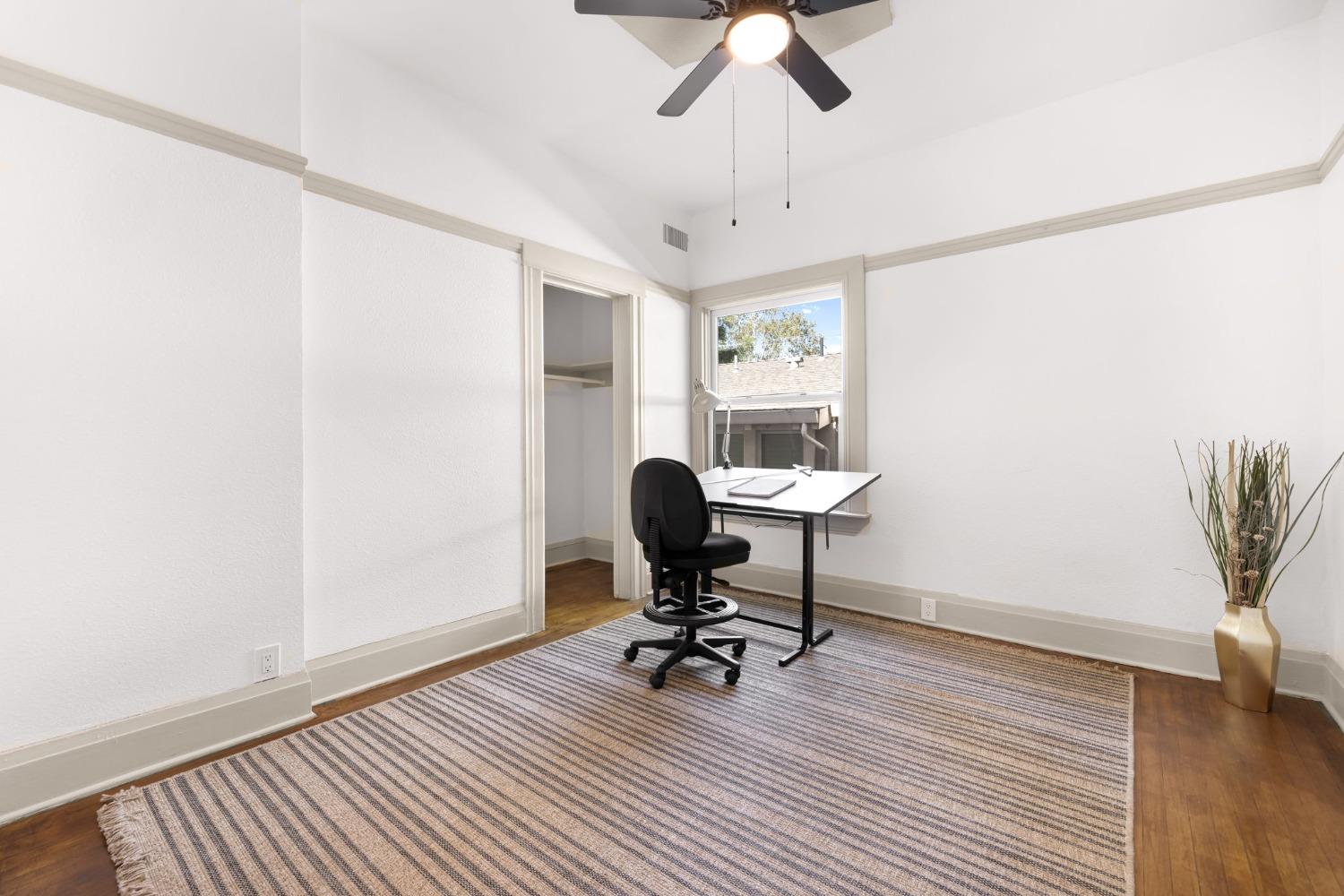 Detail Gallery Image 27 of 43 For 2012 F St, Sacramento,  CA 95811 - 5 Beds | 2 Baths