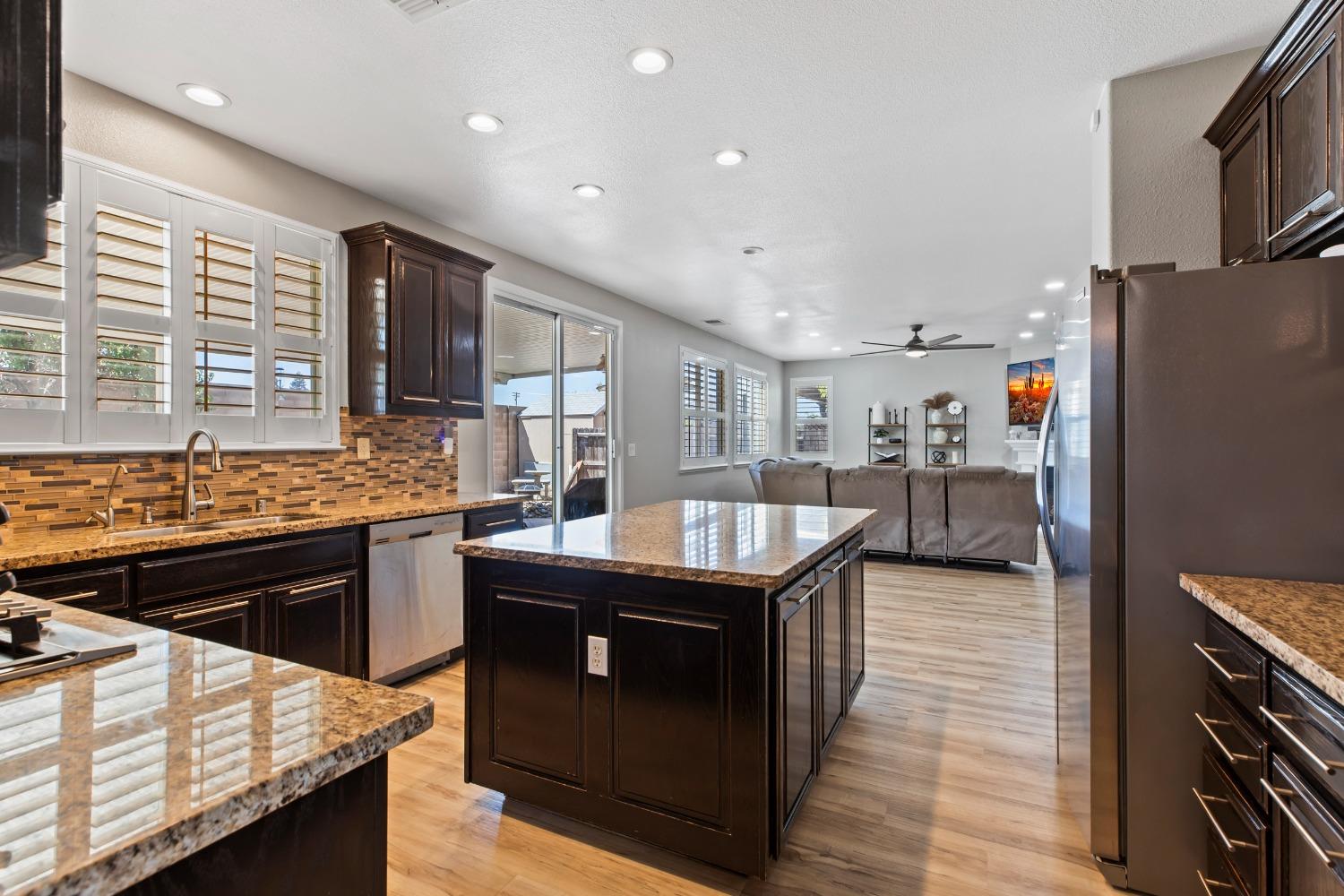 Detail Gallery Image 16 of 35 For 4201 Ballard Cir, Modesto,  CA 95356 - 5 Beds | 3 Baths