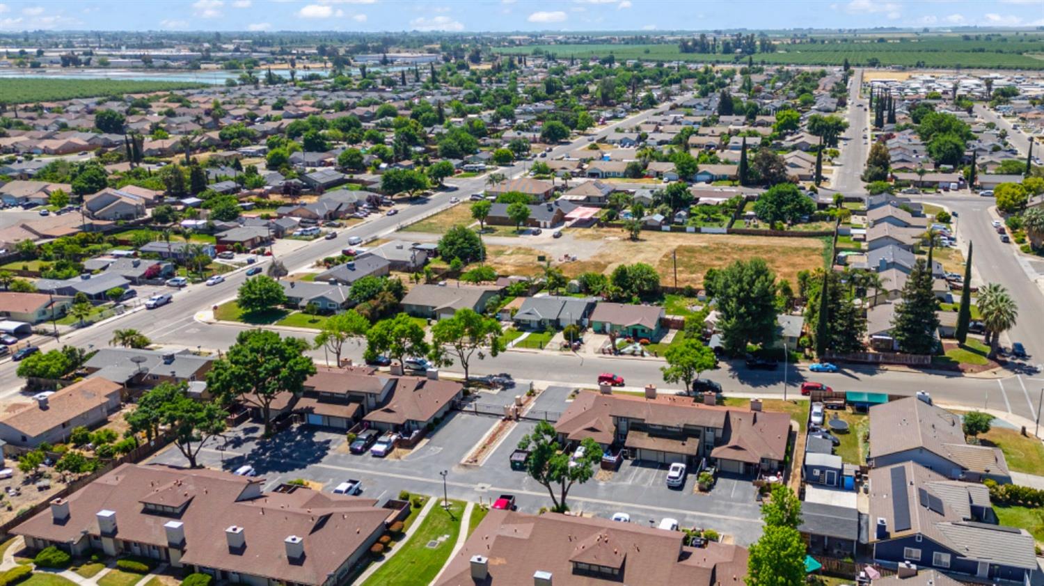 Detail Gallery Image 9 of 34 For 2349 Pinedale Ave, Merced,  CA 95348 - 3 Beds | 2 Baths