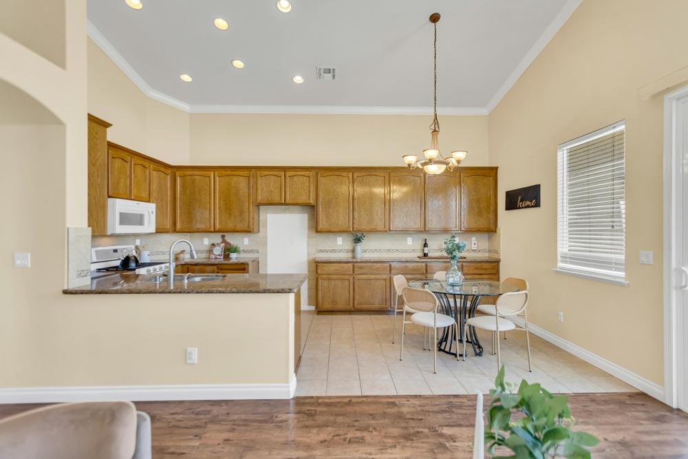 Detail Gallery Image 8 of 35 For 3573 Bardolino Way, Rancho Cordova,  CA 95670 - 4 Beds | 2 Baths