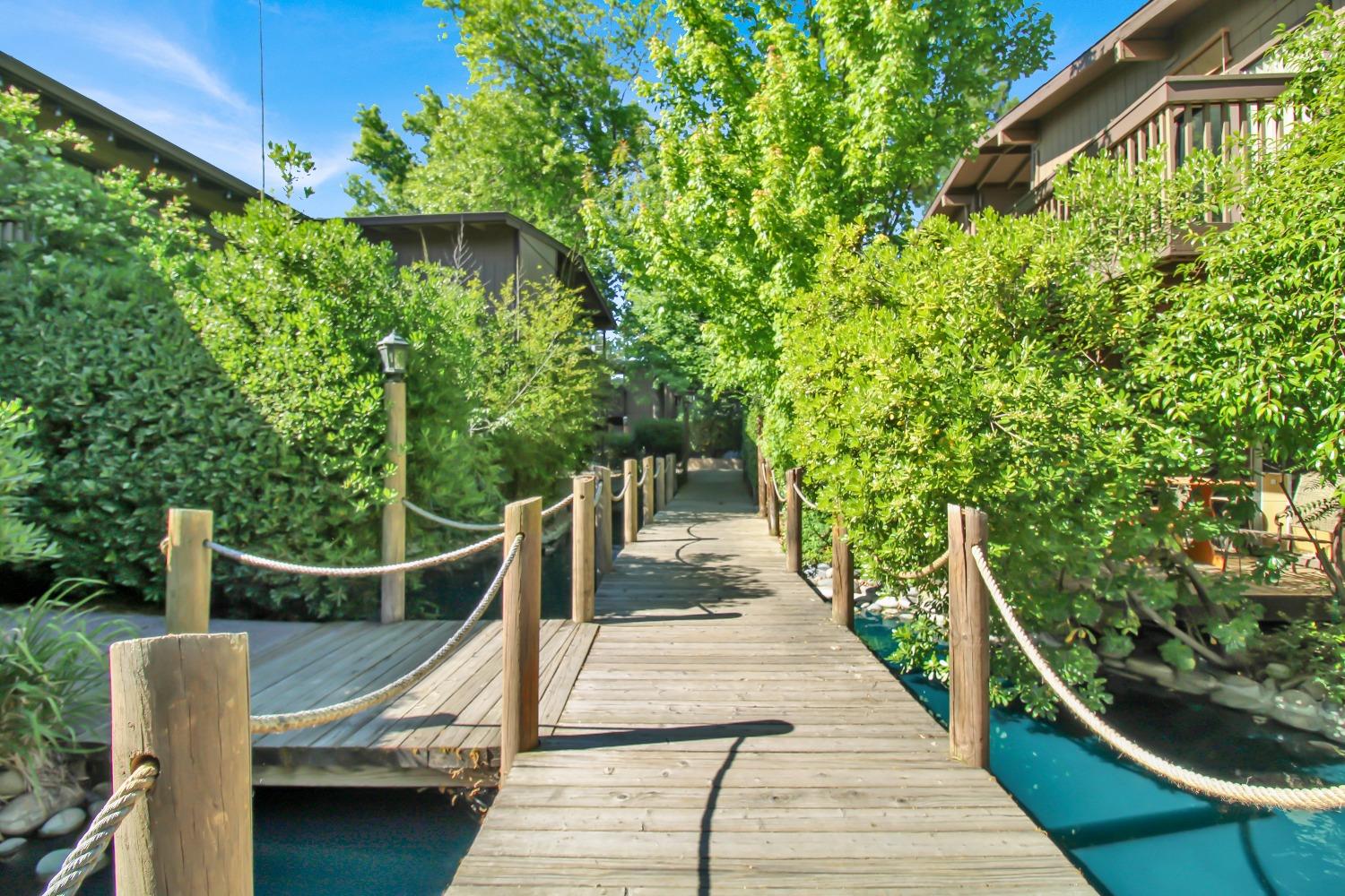 Photo #5: 225058646 Listing: Photo #5