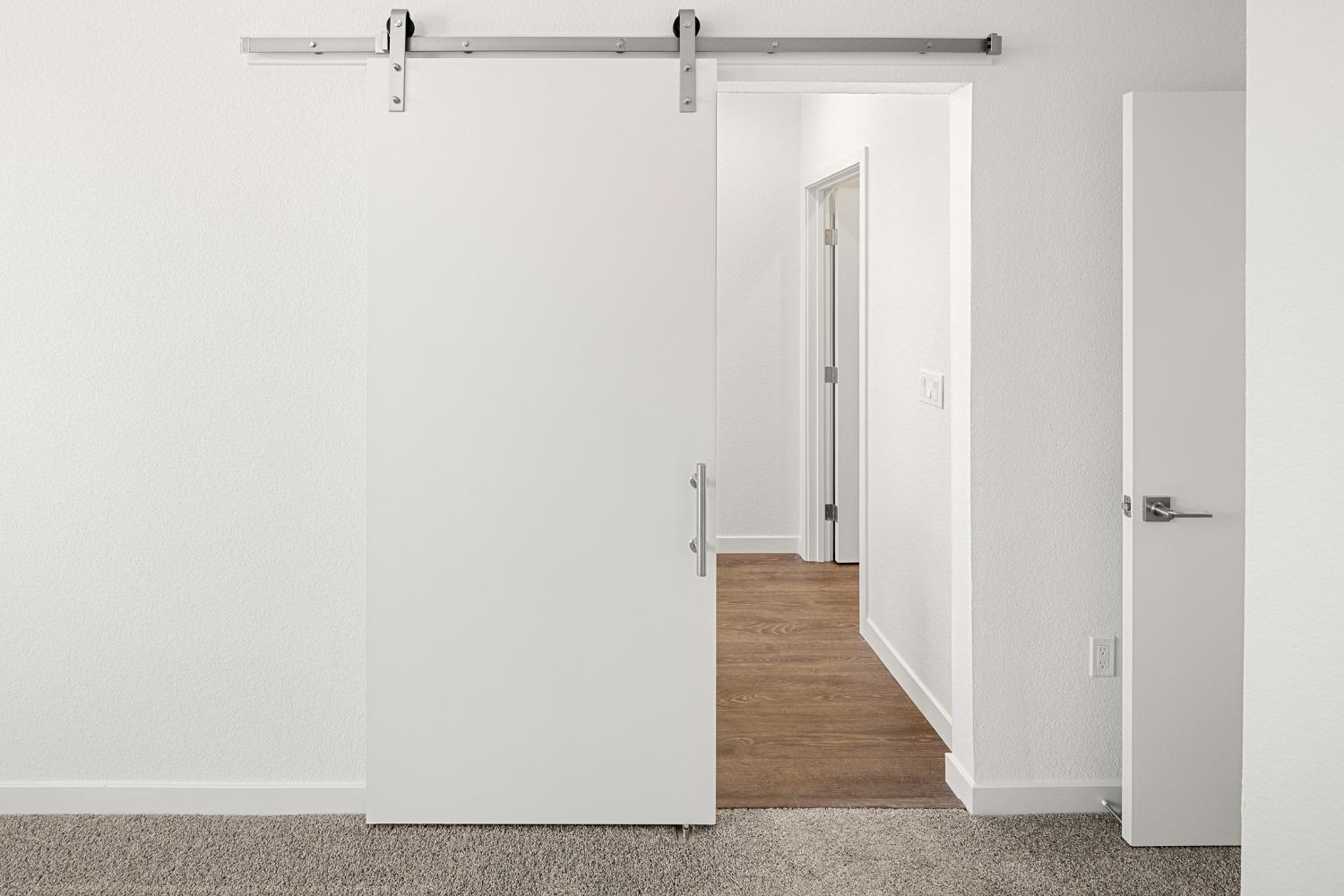 Detail Gallery Image 10 of 21 For 6087 Bridgecross Dr, Sacramento,  CA 95835 - 3 Beds | 2/1 Baths